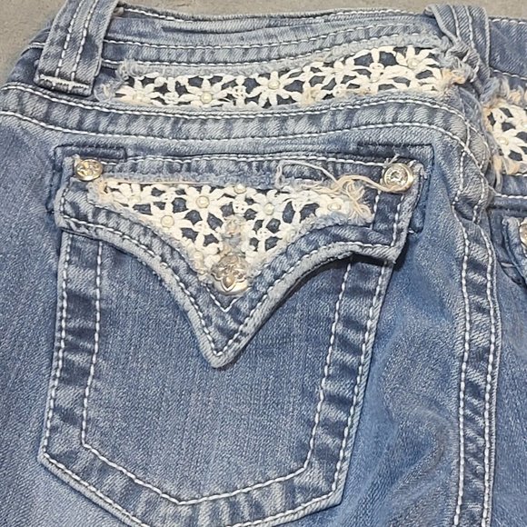 Miss Me Shorts Women's 28 Bermuda Mid Rise Flap Pocket Embellished Denim Shorts - Picture 14 of 16